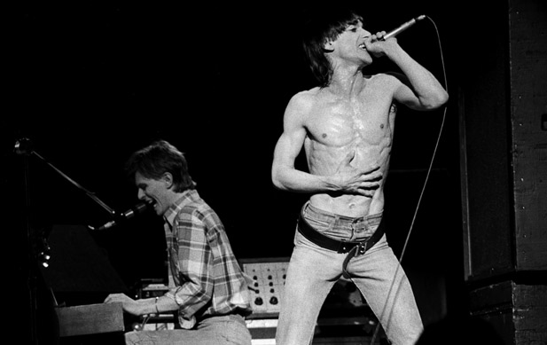 Iggy Pop e David Bowie em 1977 ©Reprodução