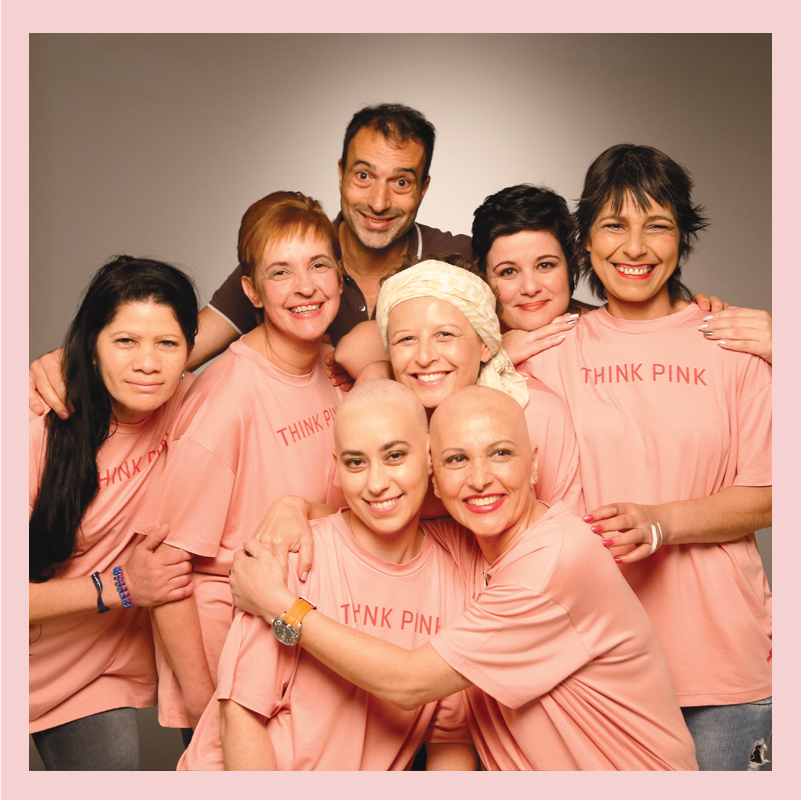 Gui Paganini com as mulheres que posaram para o projeto "Think Pink" ©Reprodução