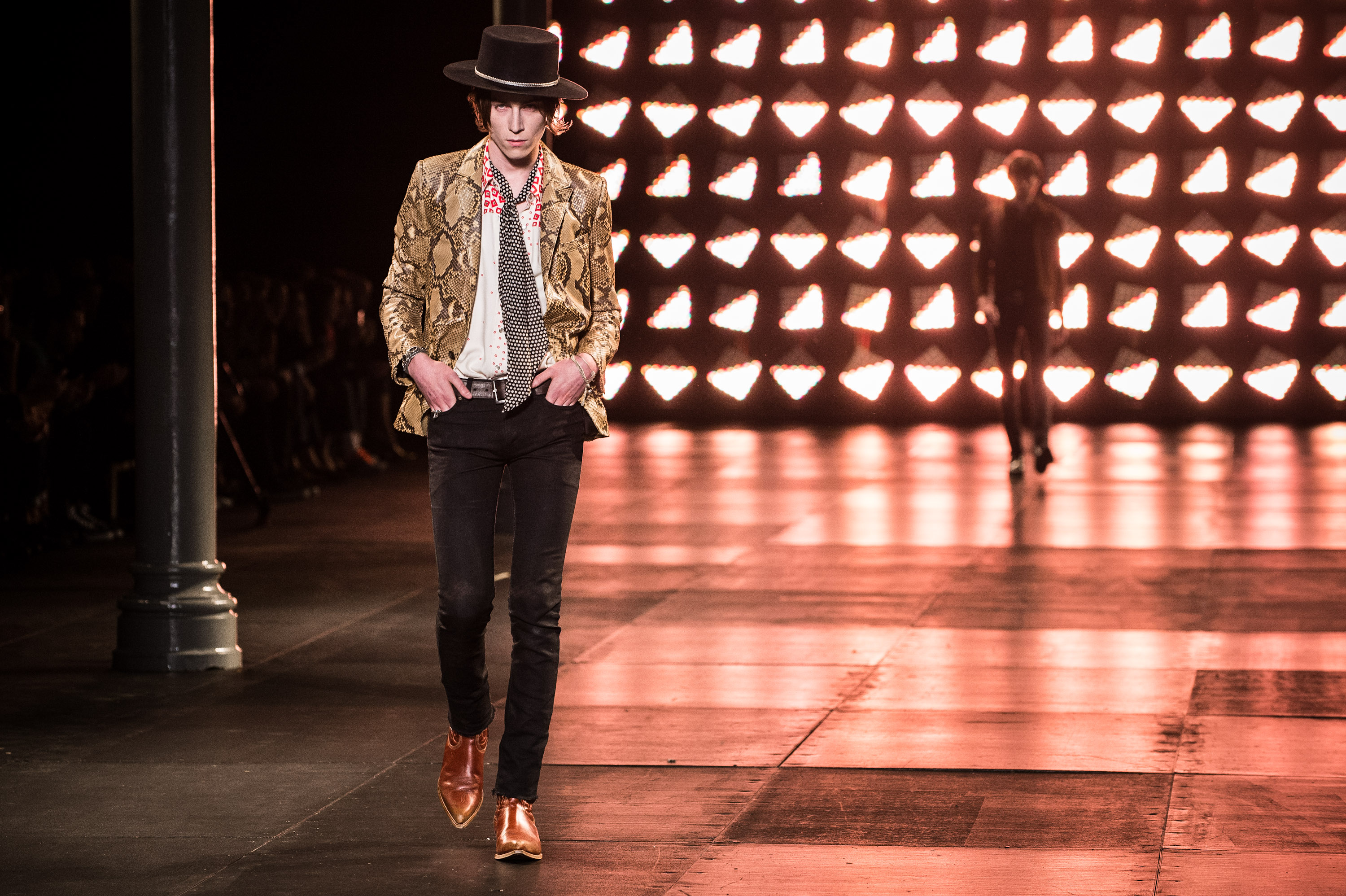 Saint Laurent : Runway - Paris Fashion Week - Menswear S/S 2015