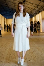 Viviane Motta veste look total Karin Matheus e bolsa H.Stern
