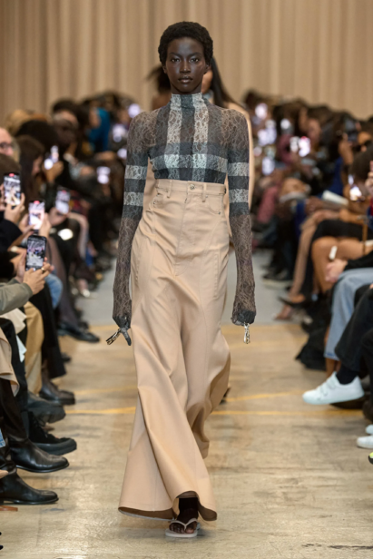 00001-burberry-spring-2023-ready-to-wear-credit-brand