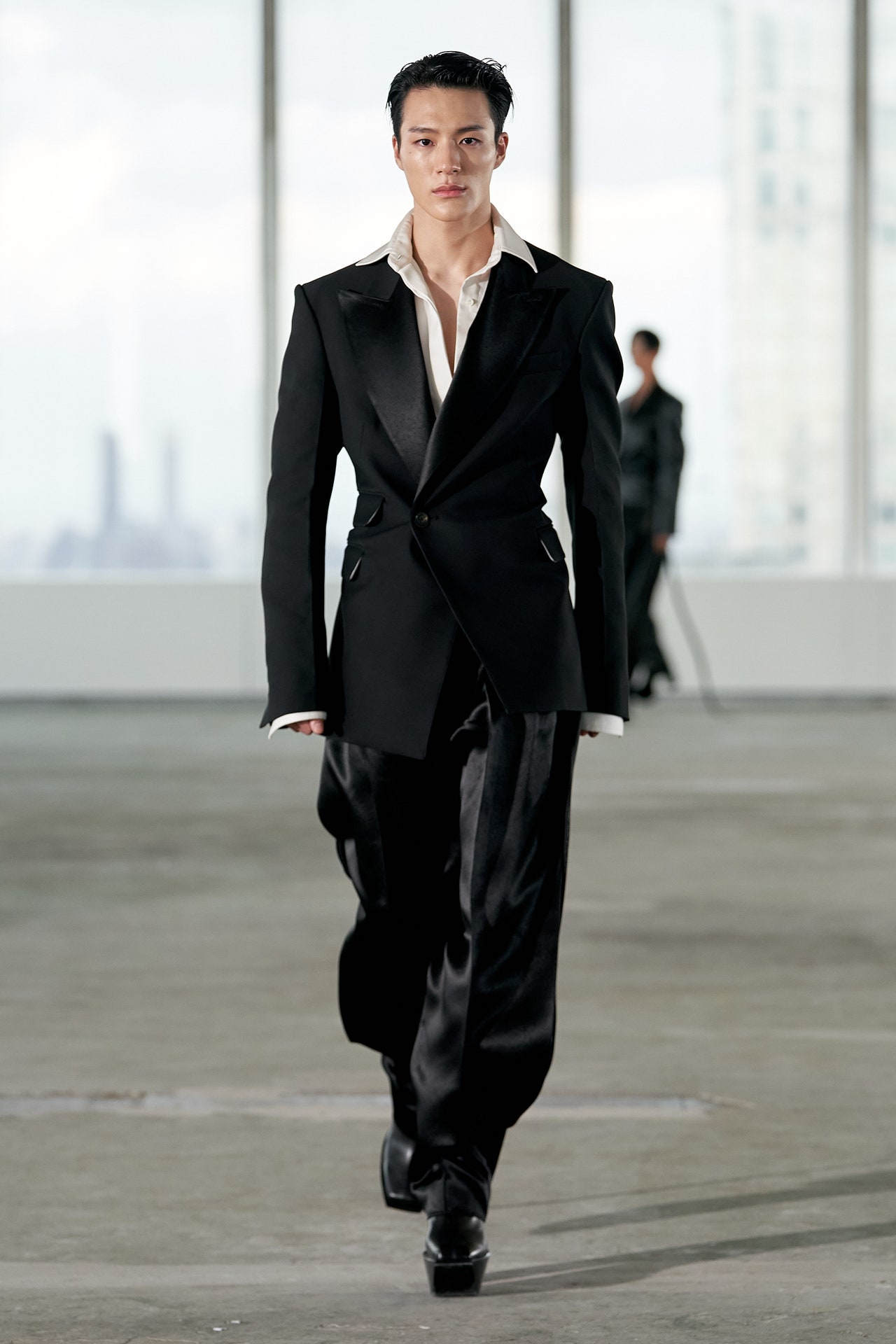 00001-peter-do-spring-2023-ready-to-wear-credit-gorunway