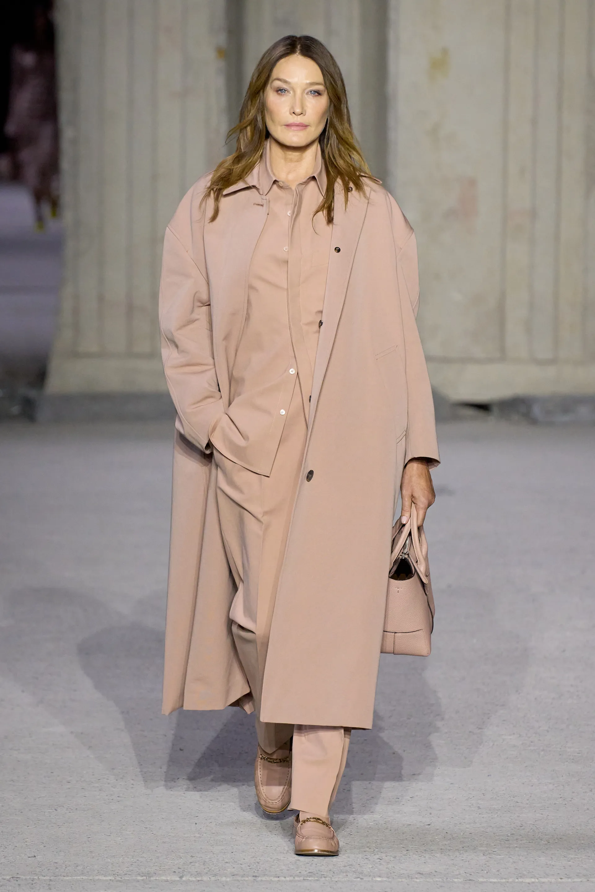 00001-tods-spring-2023-ready-to-wear-credit-gorunway