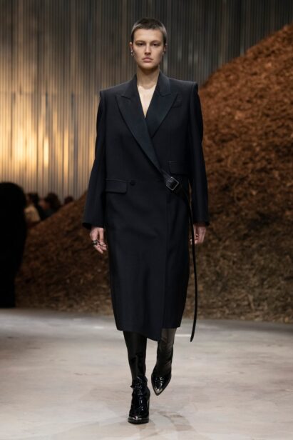 00002-alexander-mcqueen-fall-2022-ready-to-wear-credit-brand-1.jpeg