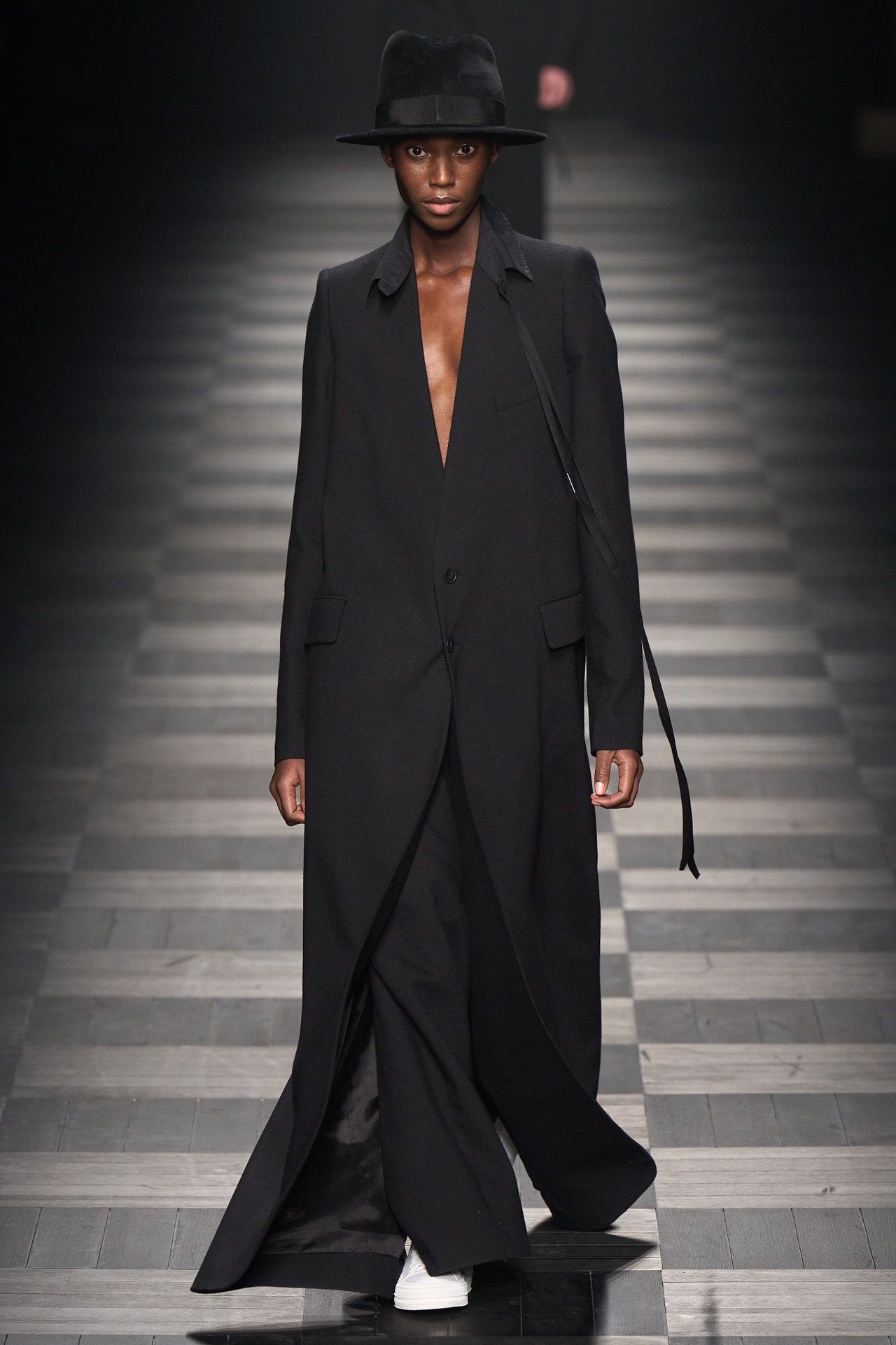 00002-ann-demeulemeester-fall-2022-ready-to-wear-paris-credit-filippo-fior-gorunway-1.jpeg