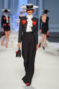 00002-moschino-spring-2023-ready-to-wear-credit-gorunway