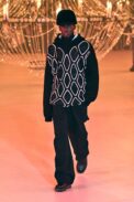 00002-off-white-fall-2022-ready-to-wear-paris-credit-gorunway-1.jpeg