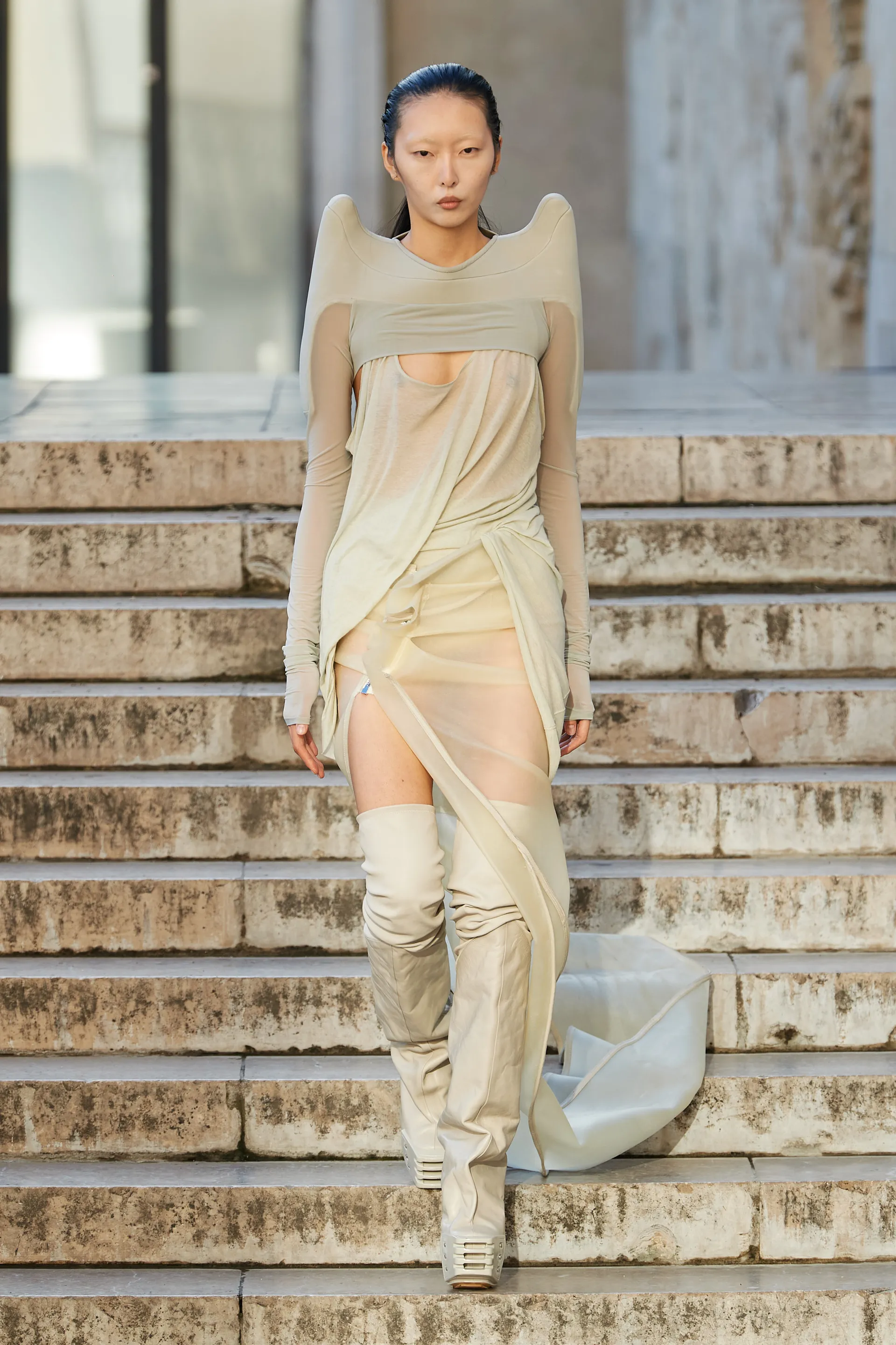 00002-rick-owens-spring-2023-ready-to-wear-credit-gorunway