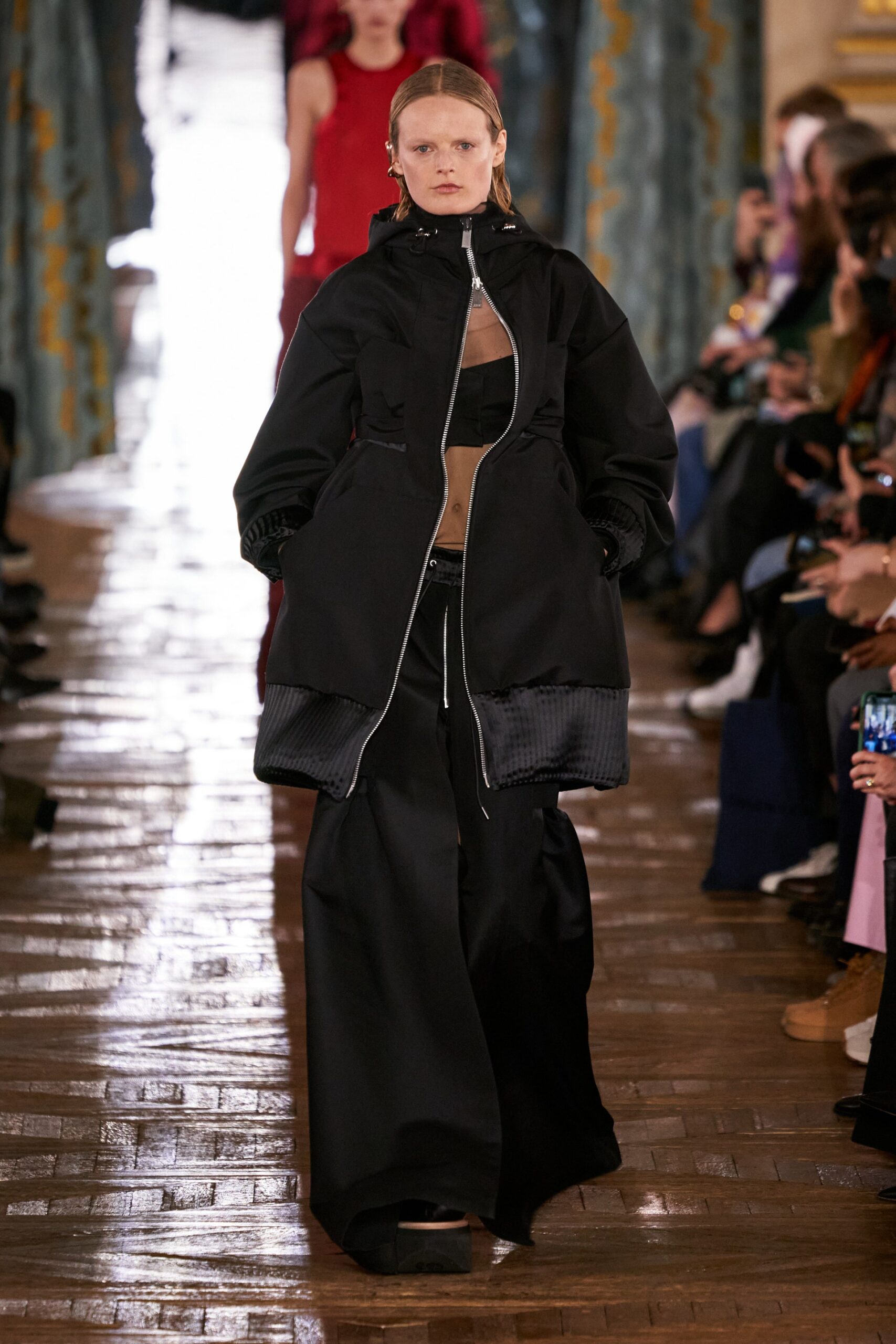 00002-sacai-fall-2022-ready-to-wear-paris-credit-gorunway-1.jpg