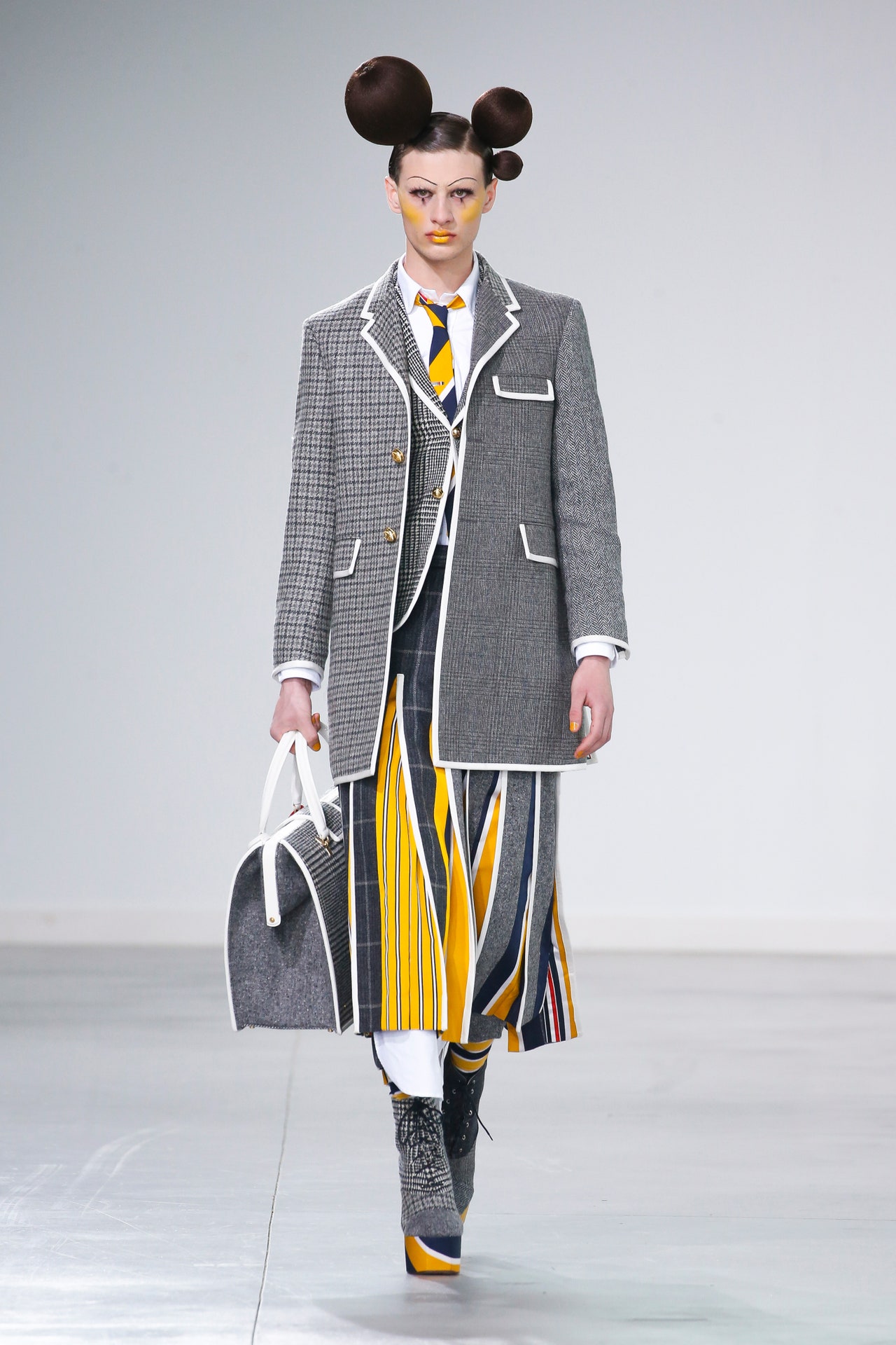 00002-thom-browne-fall-2022-credit-brand-1.jpeg