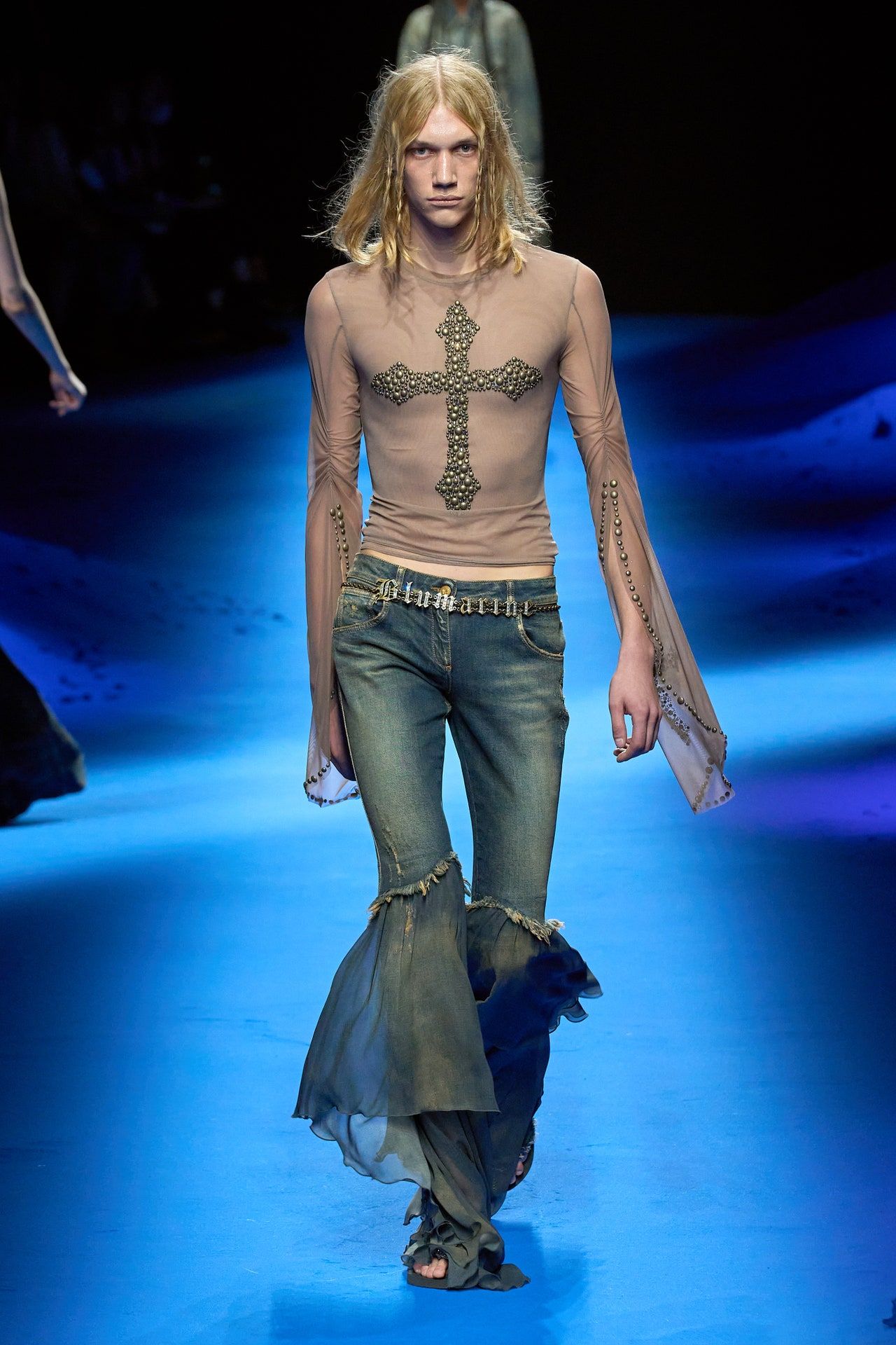 00003-blumarine-spring-2023-ready-to-wear-credit-gorunway