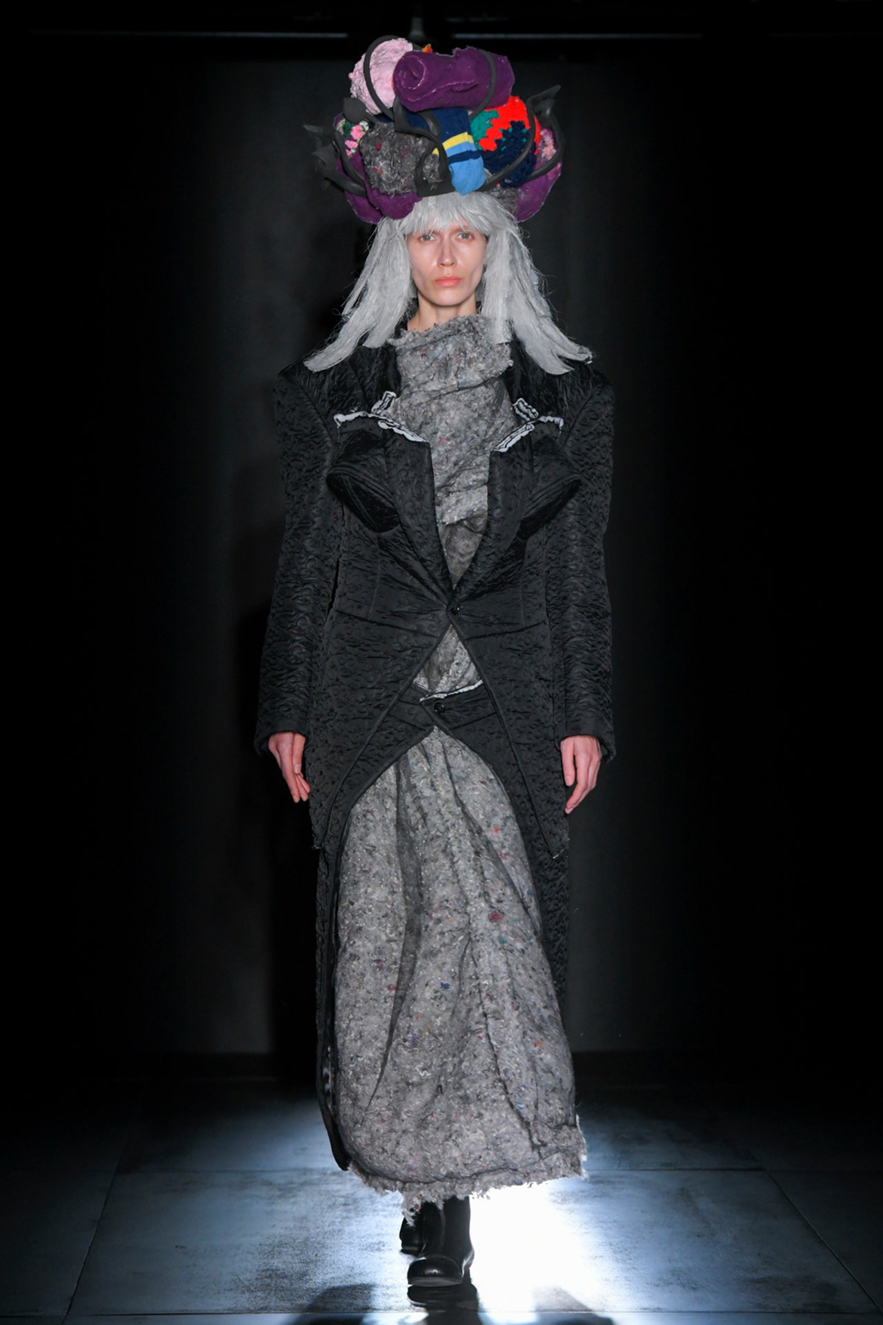 00003-comme-des-garcons-fall-2022-ready-to-wear-tokyo-credit-brand-1.jpeg