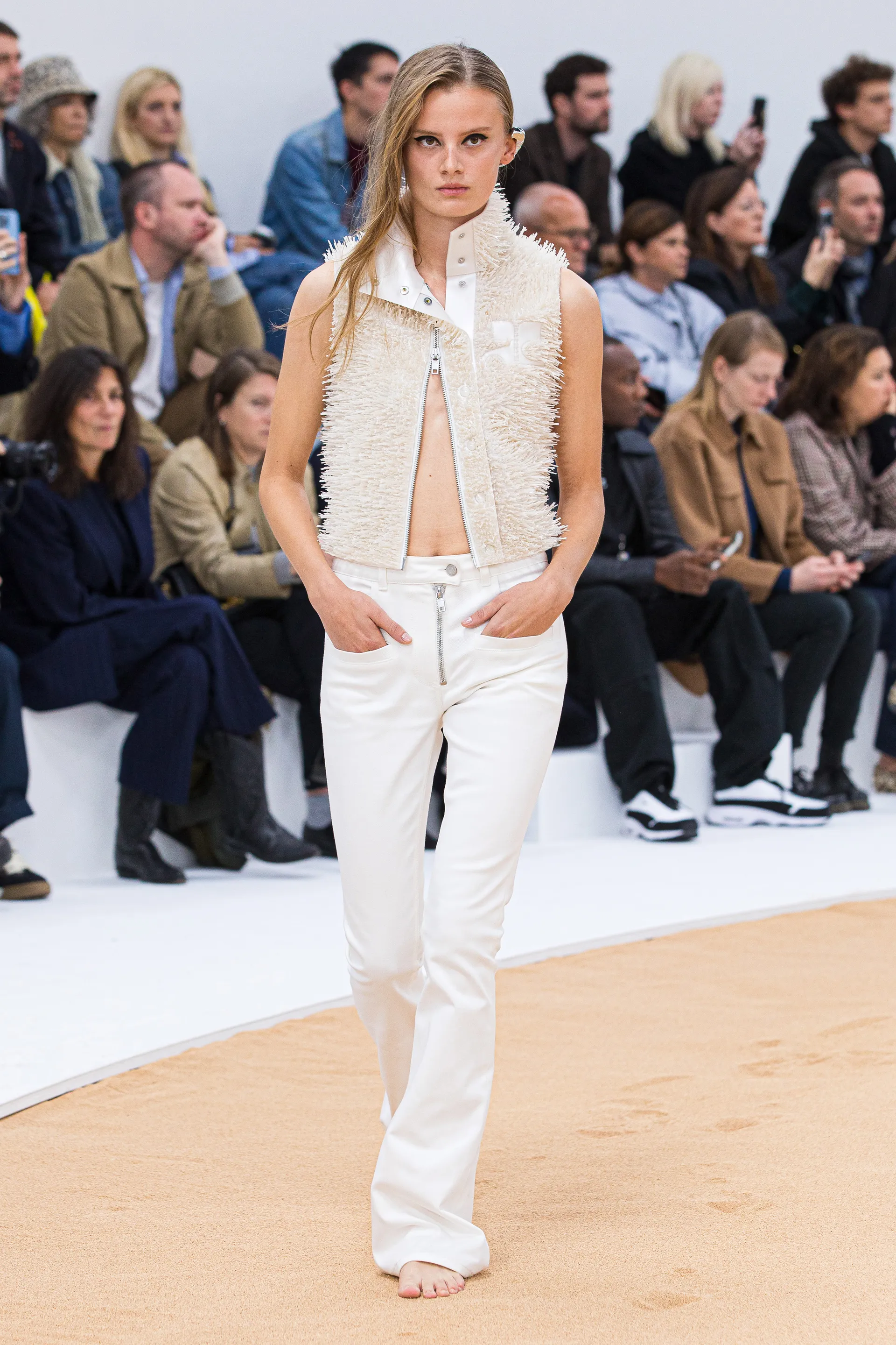 00003-courreges-spring-2023-ready-to-wear-credit-brand