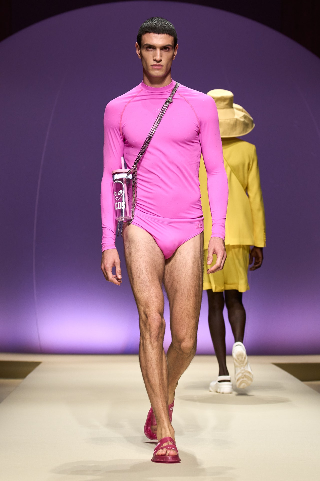00003-gcds-spring-2023-ready-to-wear-credit-gorunway
