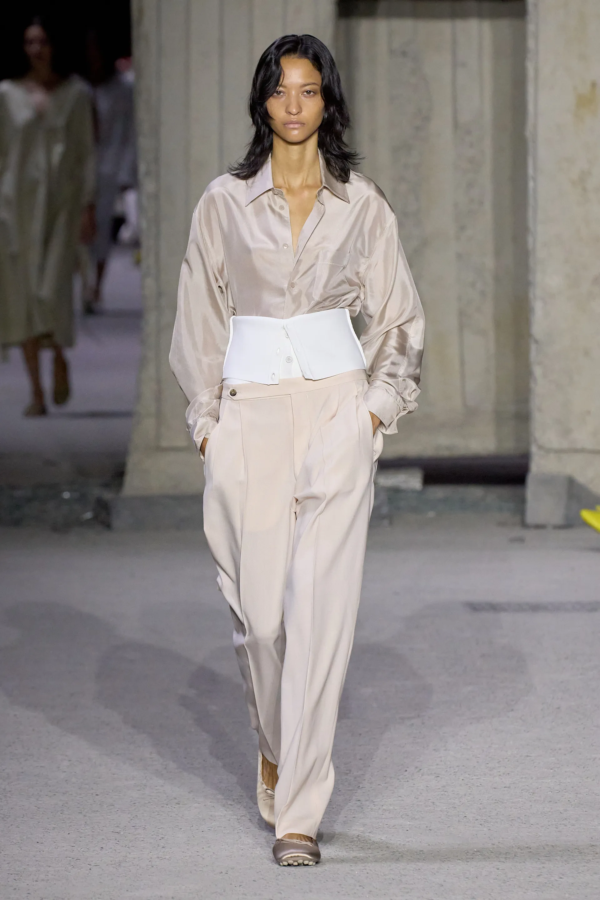 00003-tods-spring-2023-ready-to-wear-credit-gorunway