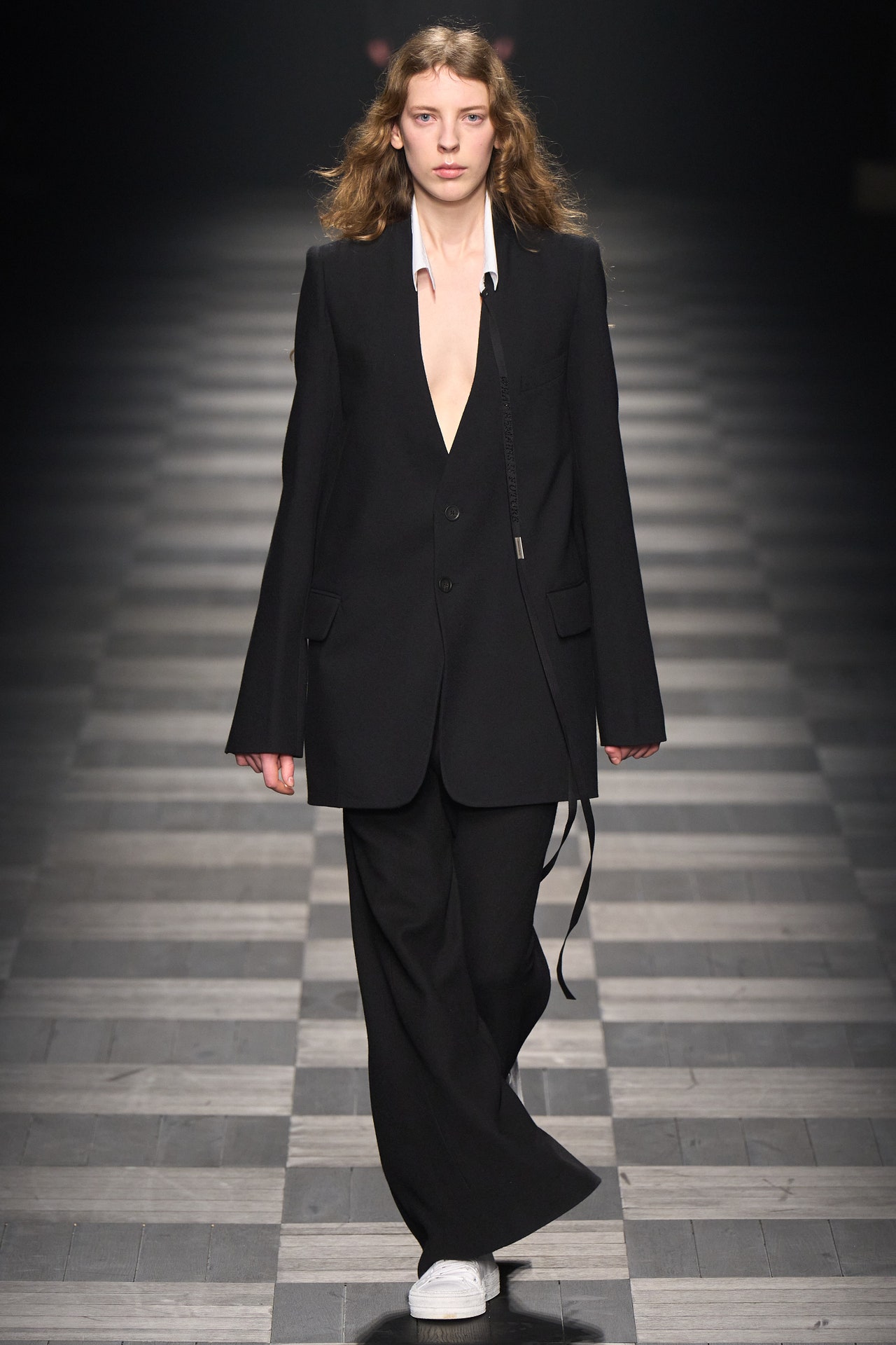 00004-ann-demeulemeester-fall-2022-ready-to-wear-paris-credit-filippo-fior-gorunway-1.jpeg