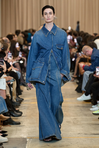 00004-burberry-spring-2023-ready-to-wear-credit-brand