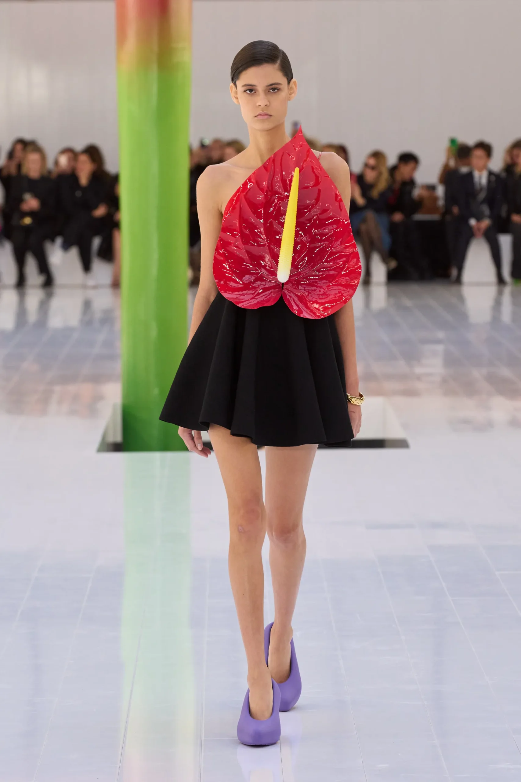 00004-loewe-spring-2023-ready-to-wear-credit-gorunway