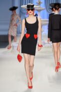 00004-moschino-spring-2023-ready-to-wear-credit-gorunway