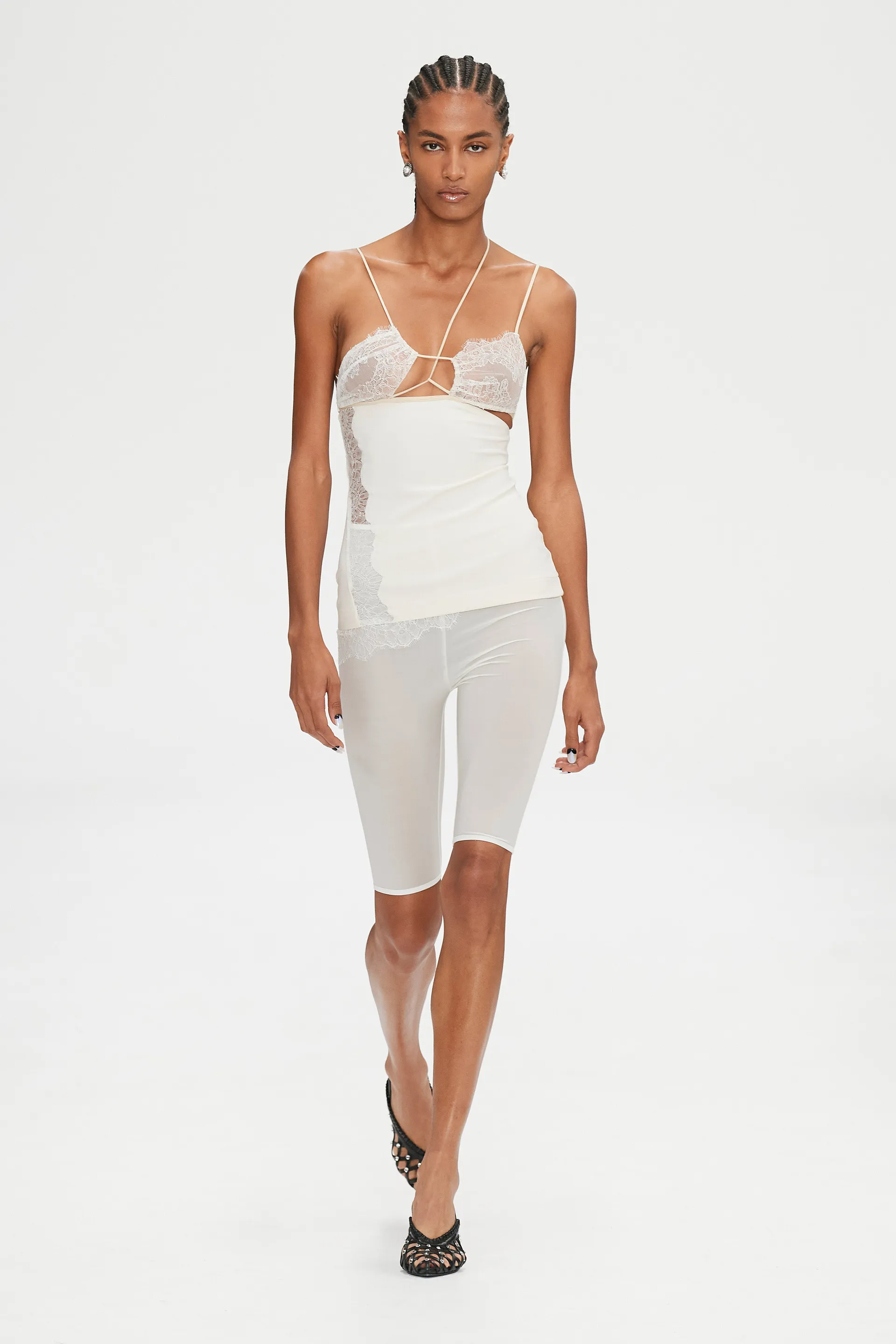 00004-nensi-dojaka-spring-2023-ready-to-wear-credit-gorunway