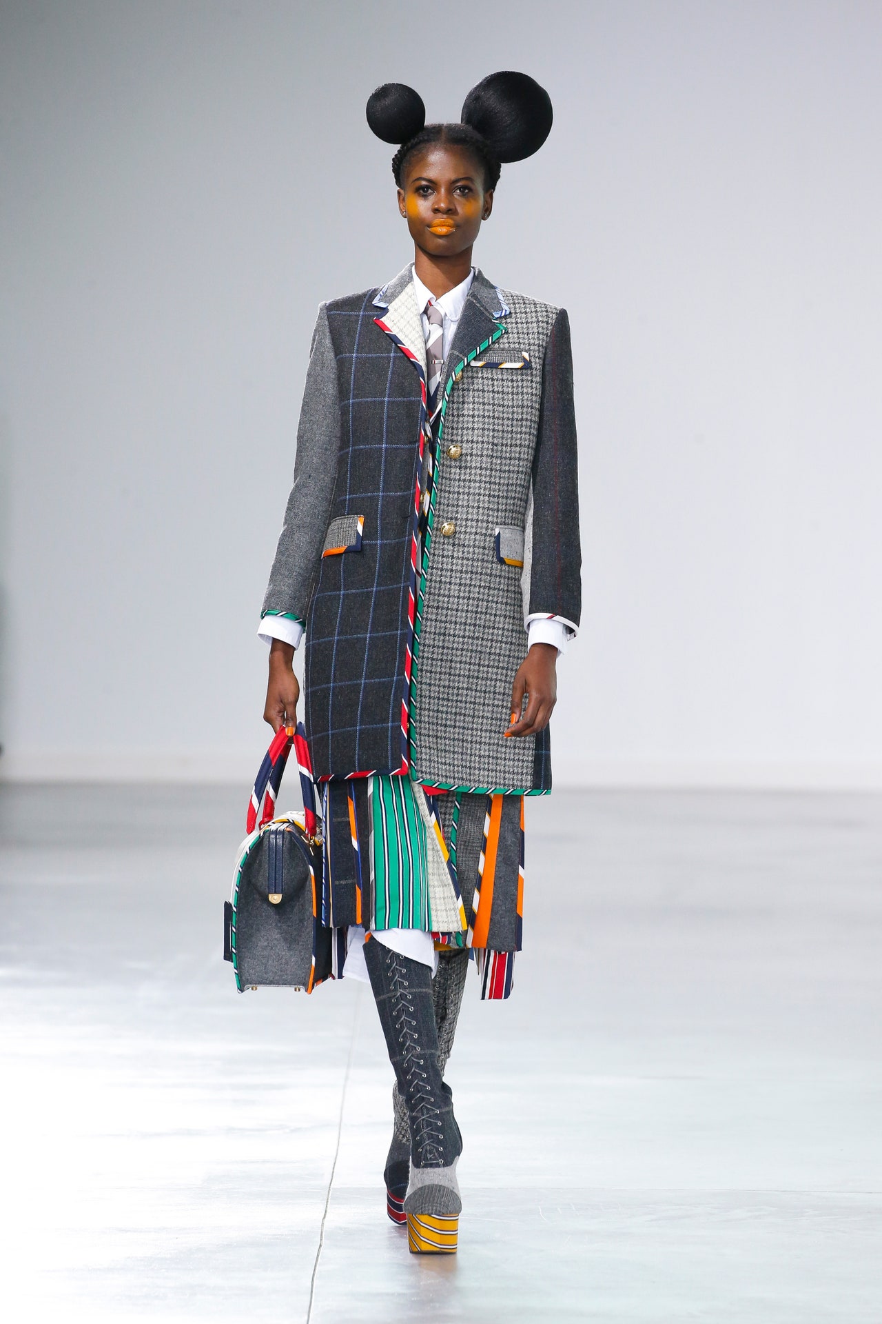 00004-thom-browne-fall-2022-credit-brand-1.jpeg
