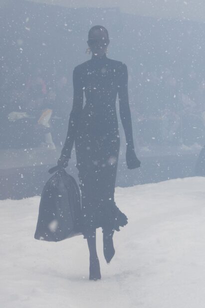 00005-balenciaga-fall-2022-ready-to-wear-paris-credit-brand-1.jpg