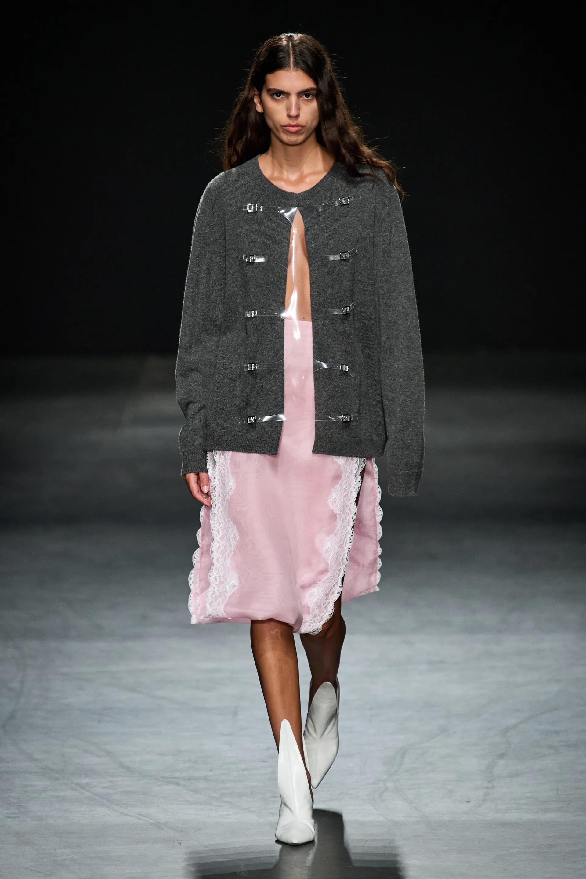 00005-christopher-kane-spring-2023-ready-to-wear-credit-gorunway