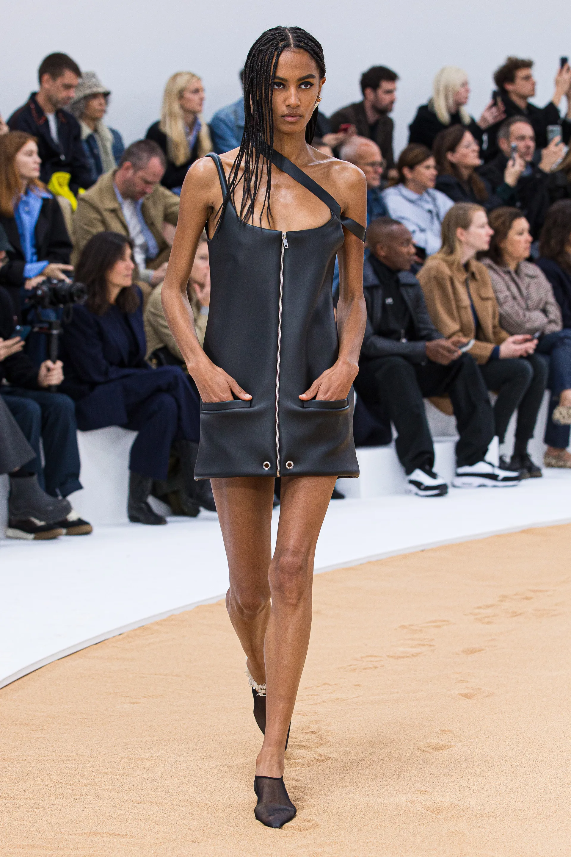 00005-courreges-spring-2023-ready-to-wear-credit-brand