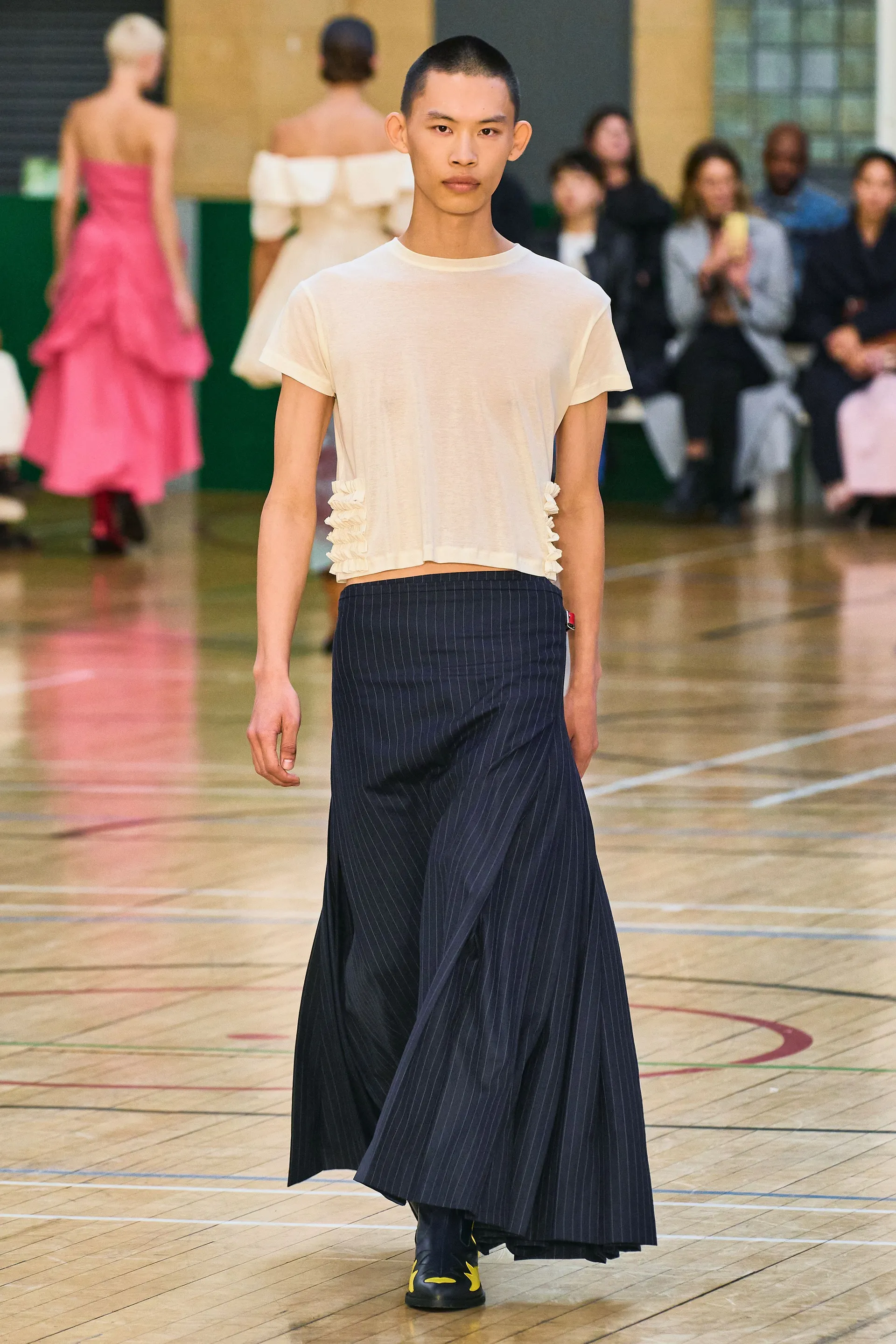 00005-molly-goddard-spring-2023-ready-to-wear-credit-gorunway