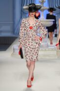 00005-moschino-spring-2023-ready-to-wear-credit-gorunway