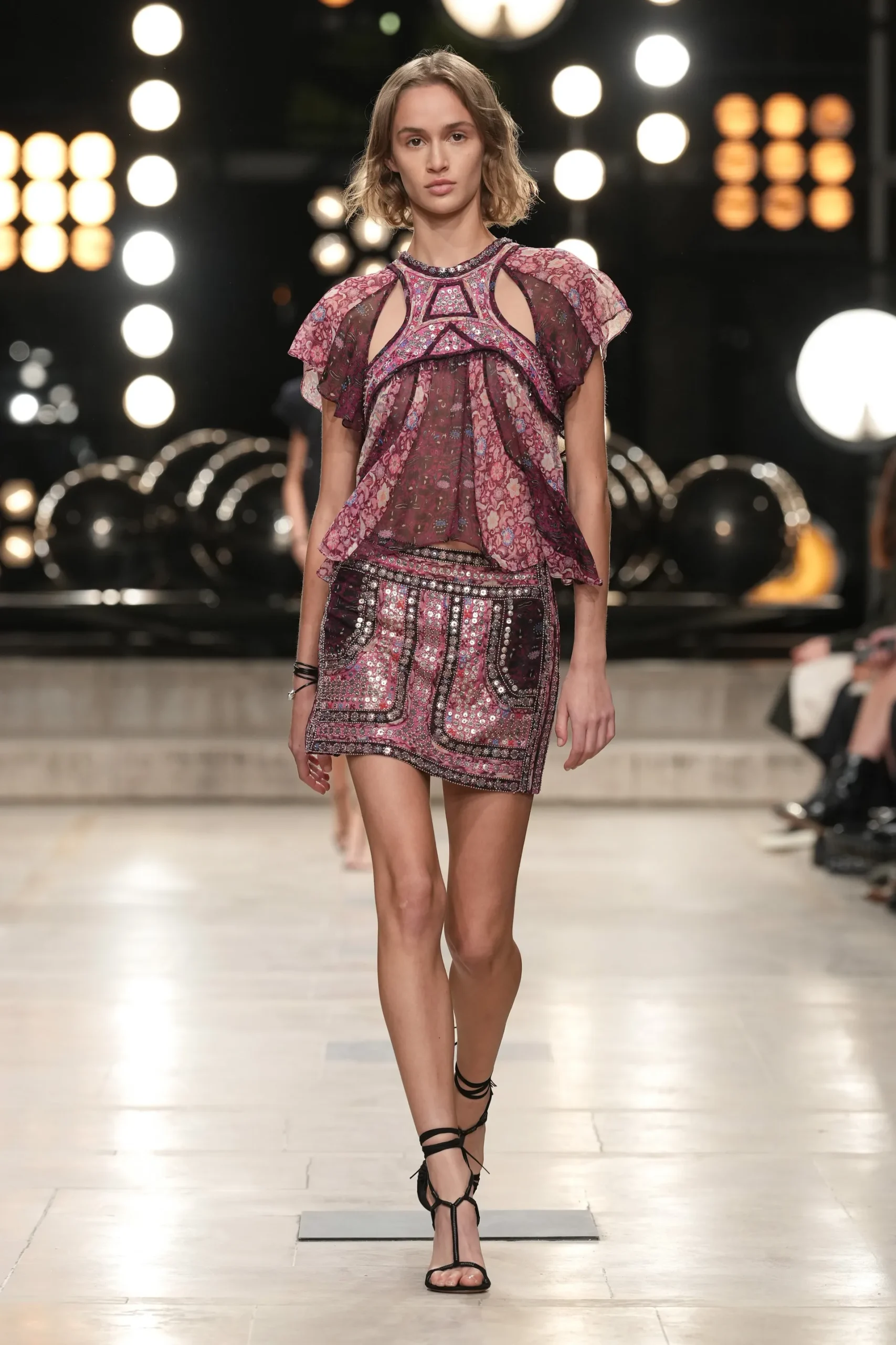 00006-isabel-marant-spring-2023-ready-to-wear-credit-gorunway