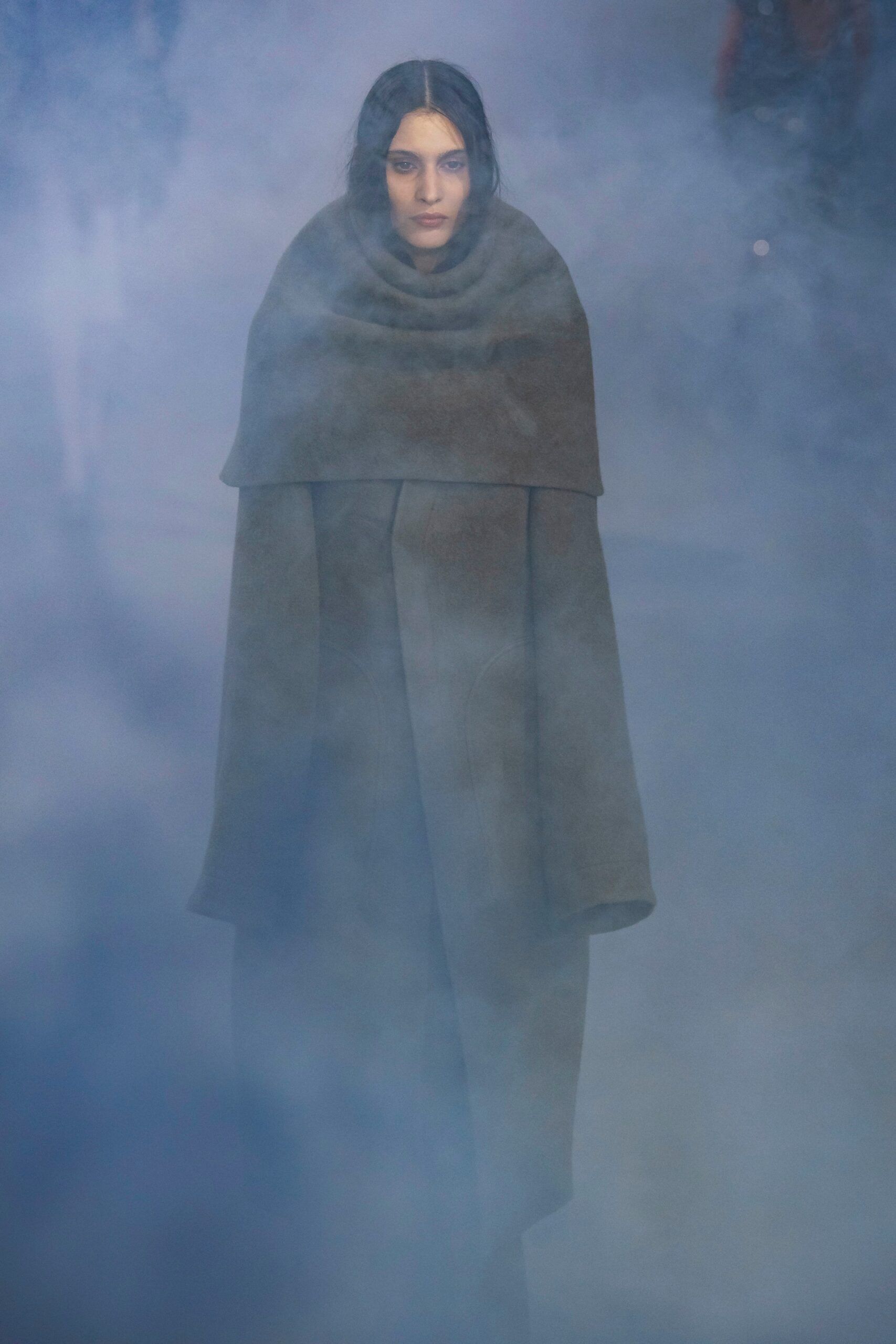 00006-rick-owens-fall-2022-ready-to-wear-paris-credit-gorunway-3.jpg
