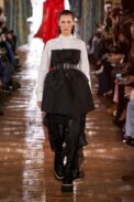 00006-sacai-fall-2022-ready-to-wear-paris-credit-gorunway-1.jpg