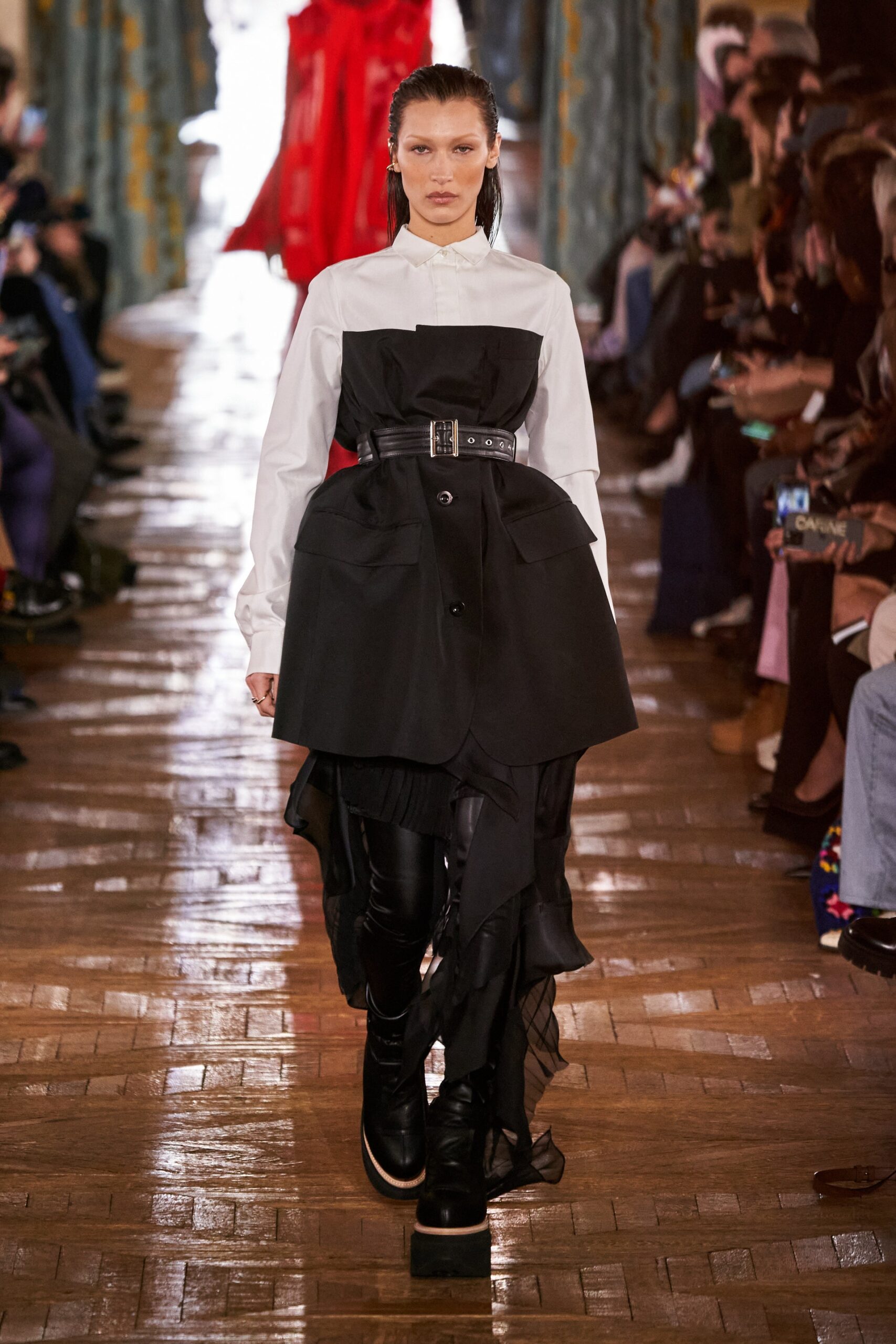 00006-sacai-fall-2022-ready-to-wear-paris-credit-gorunway-1.jpg