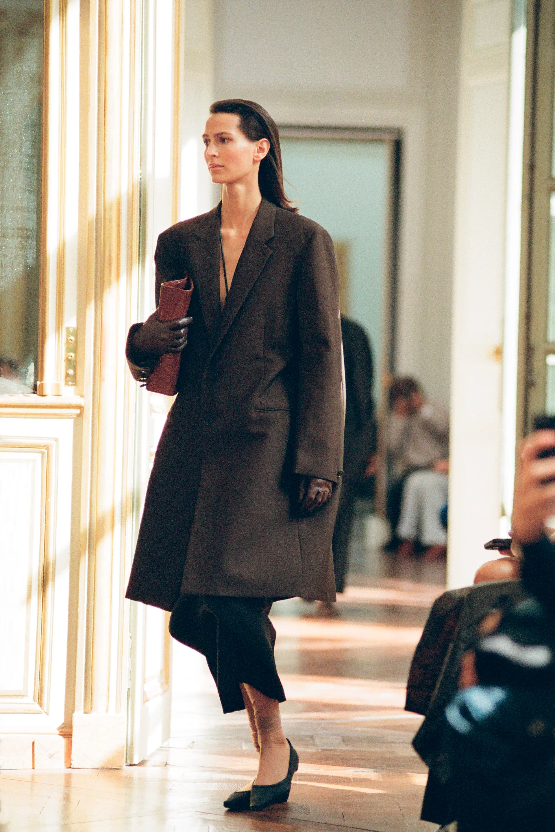 00006-the-row-pre-fall-2023-credit-brand