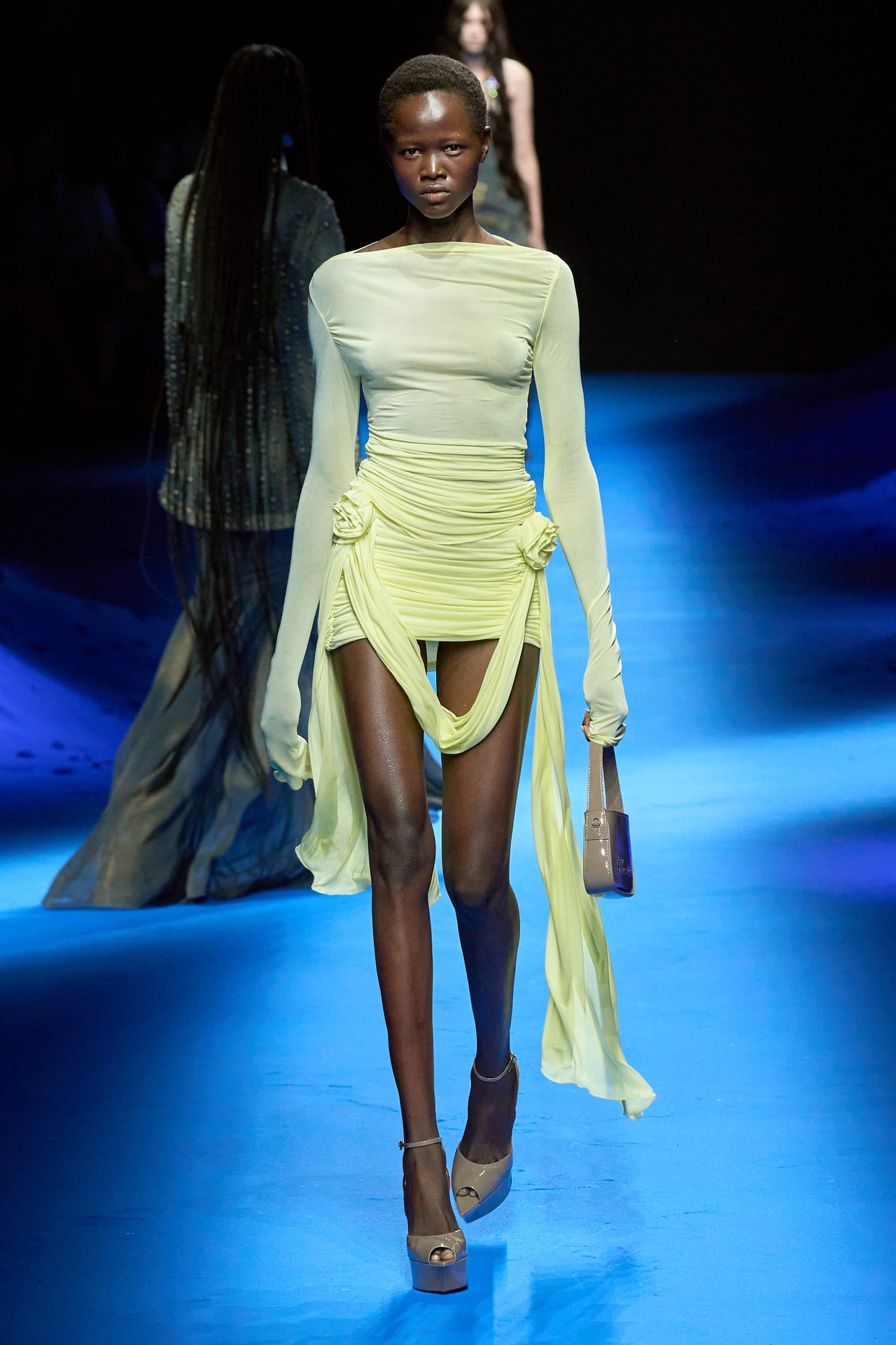 00007-blumarine-spring-2023-ready-to-wear-credit-gorunway