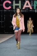 00007-chanel-fall-2022-ready-to-wear-paris-credit-gorunway-1.jpeg