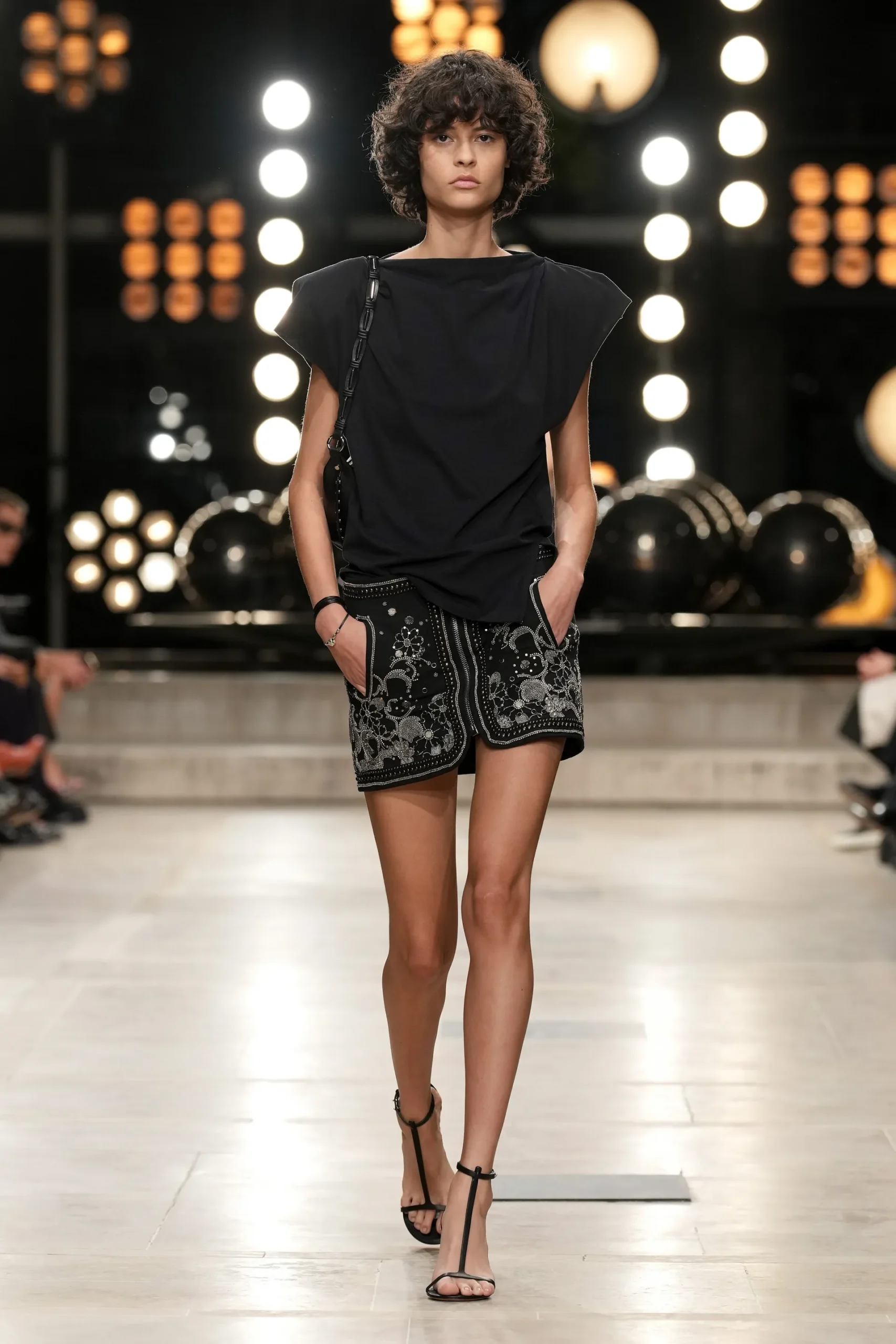 00007-isabel-marant-spring-2023-ready-to-wear-credit-gorunway