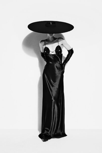 00007-schiaparelli-fall-2022-ready-to-wear-paris-credit-brand-3.jpeg