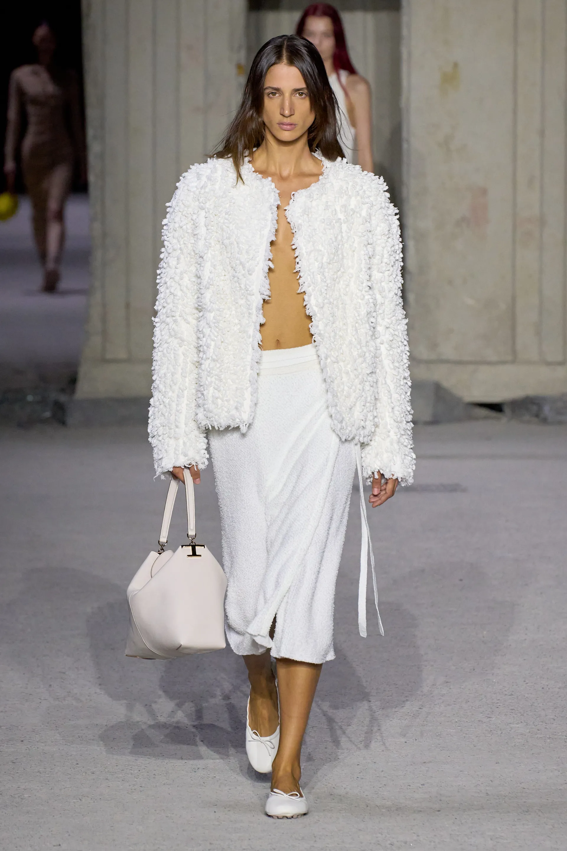 00007-tods-spring-2023-ready-to-wear-credit-gorunway