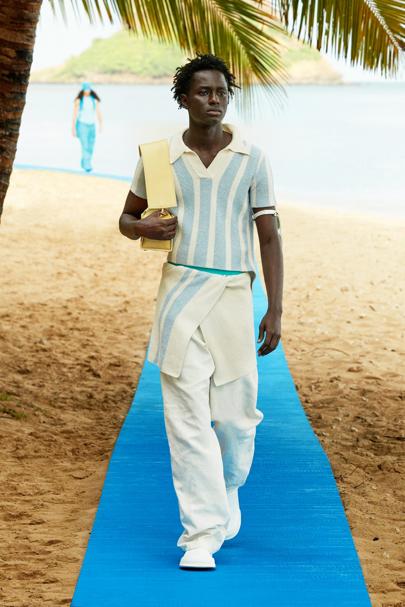 00008-jacquemus-spring-2022-ready-to-wear-credit-brand-1.jpg