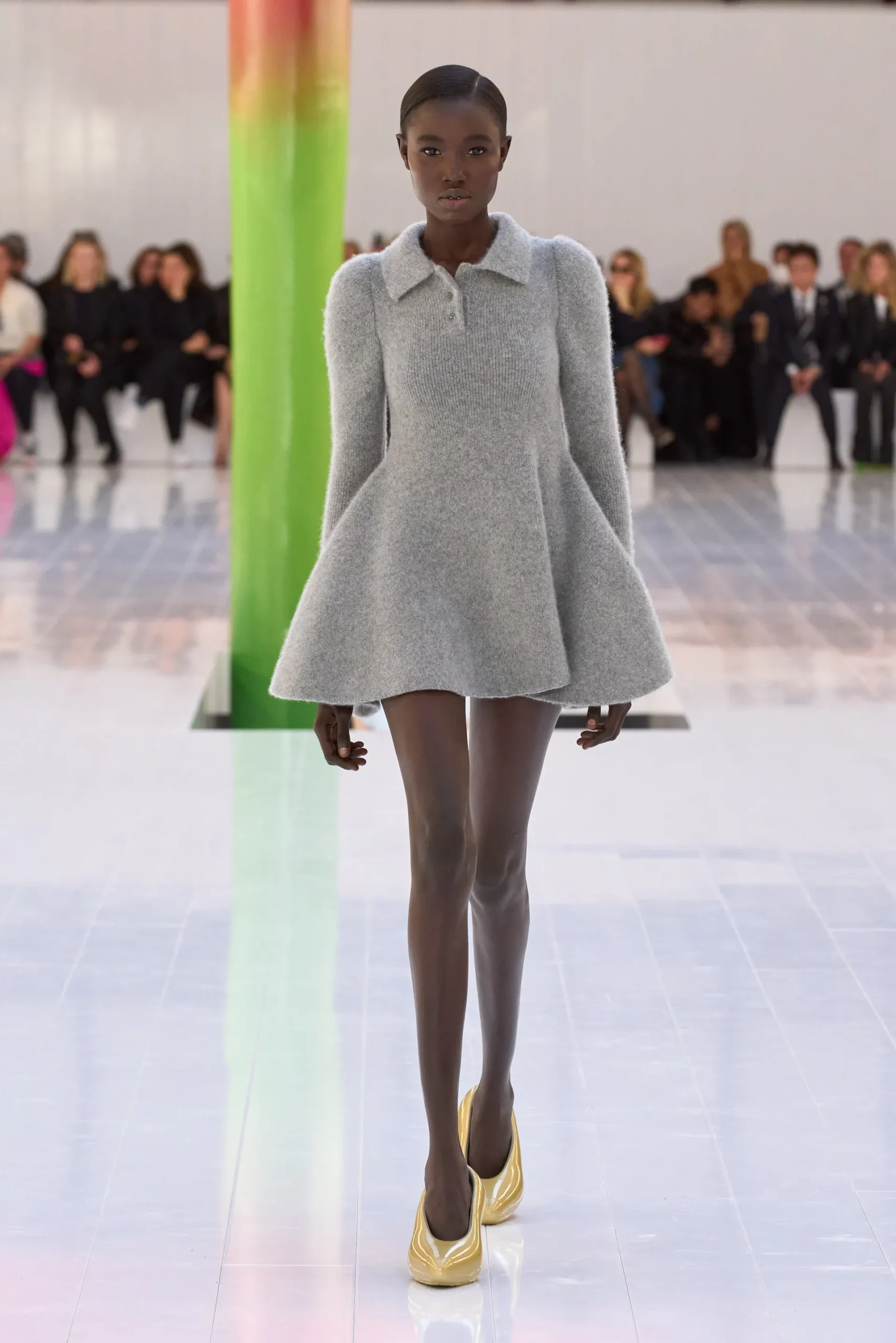 00008-loewe-spring-2023-ready-to-wear-credit-gorunway