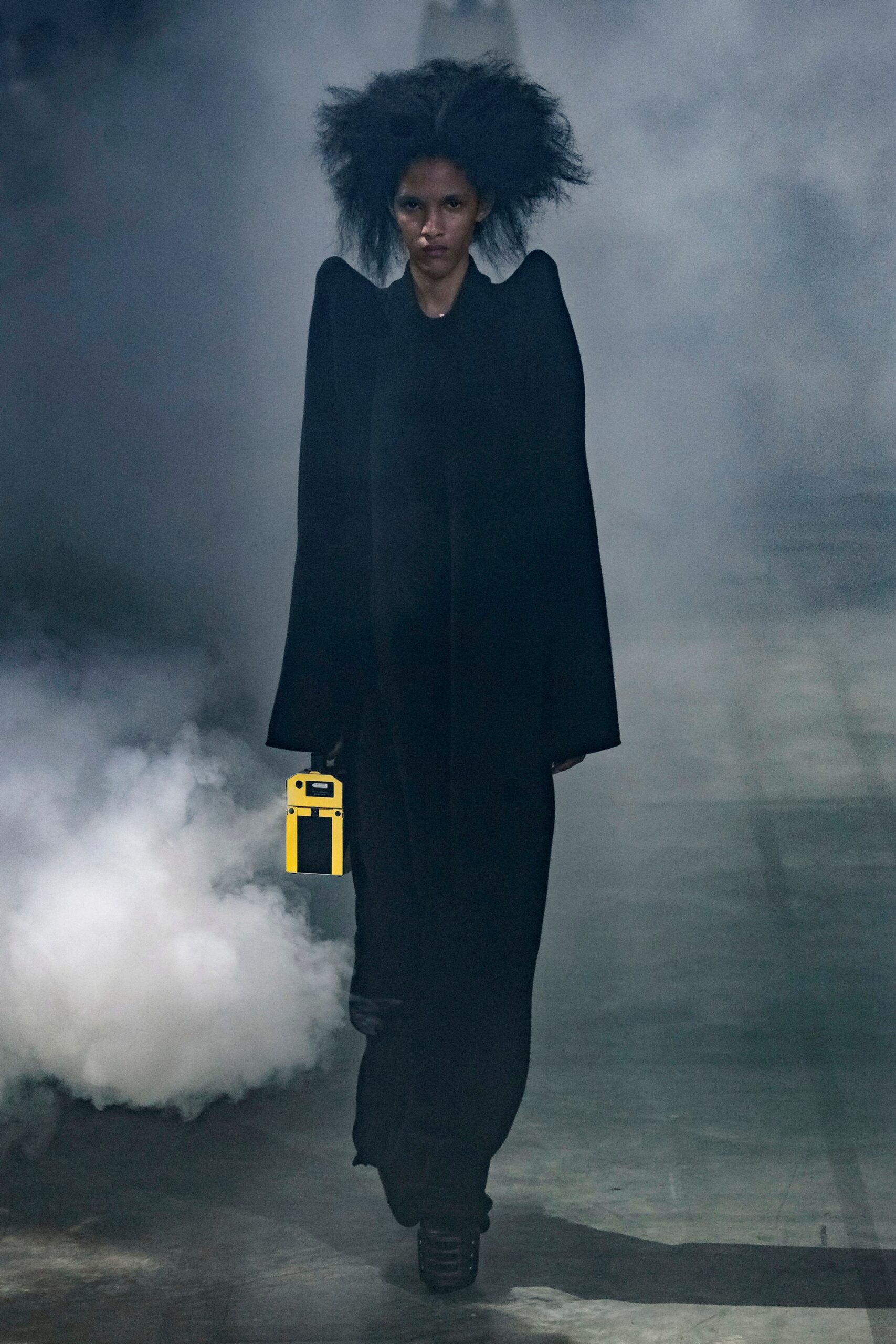00008-rick-owens-fall-2022-ready-to-wear-paris-credit-gorunway-3.jpg