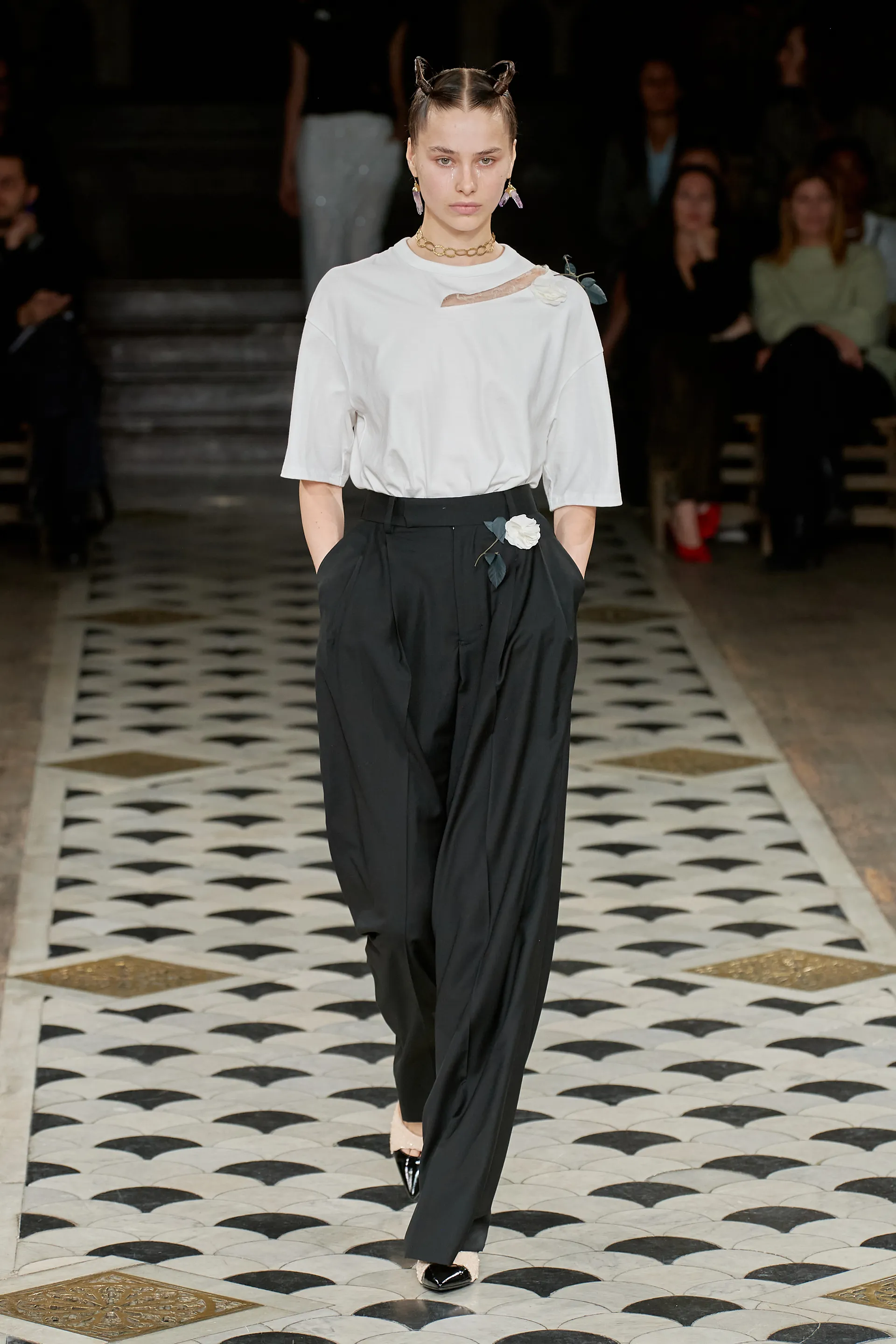 00008-undercover-spring-2023-ready-to-wear-credit-gorunway