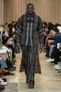 00009-burberry-spring-2023-ready-to-wear-credit-brand