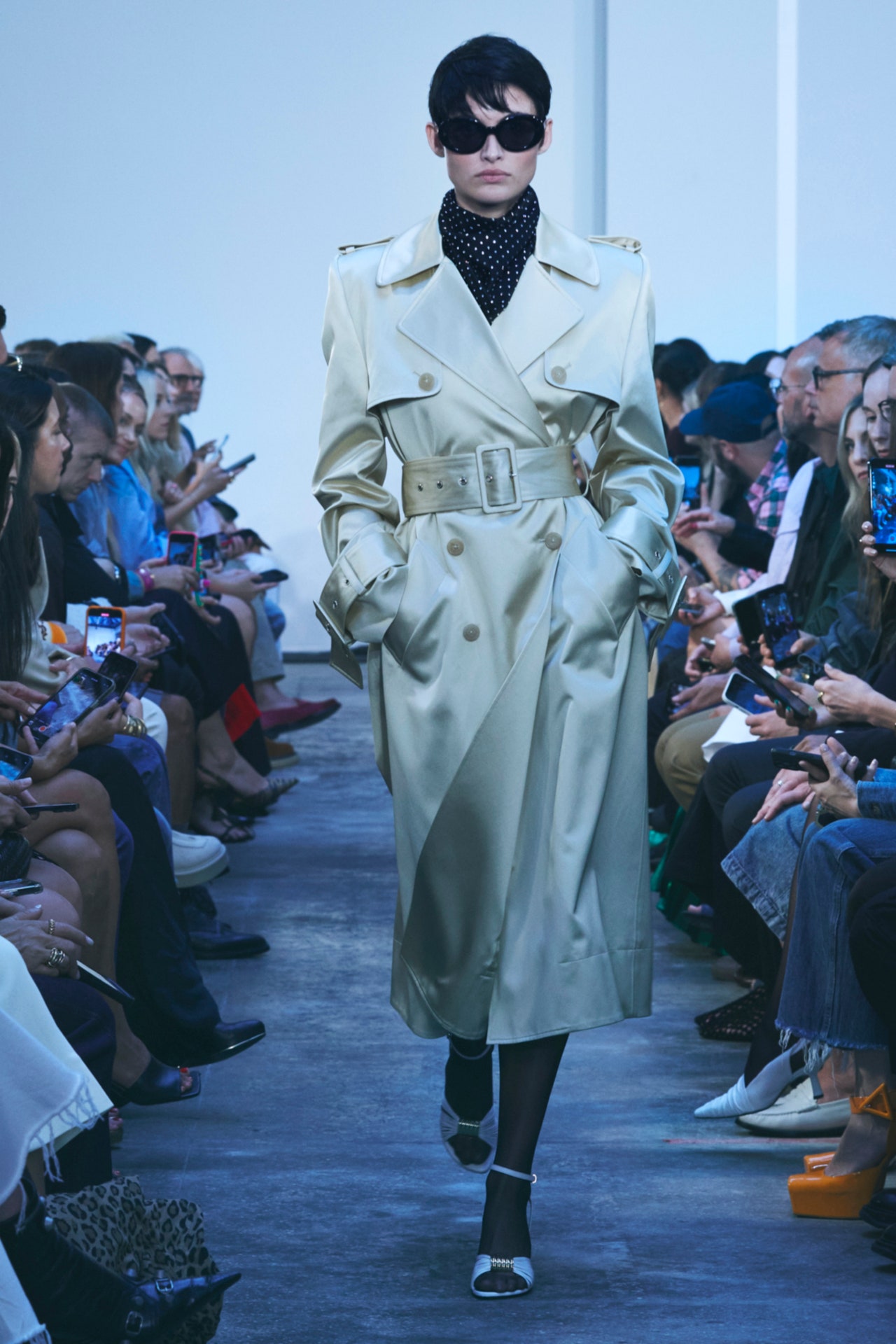 00009-khaite-spring-2023-ready-to-wear-credit-brand