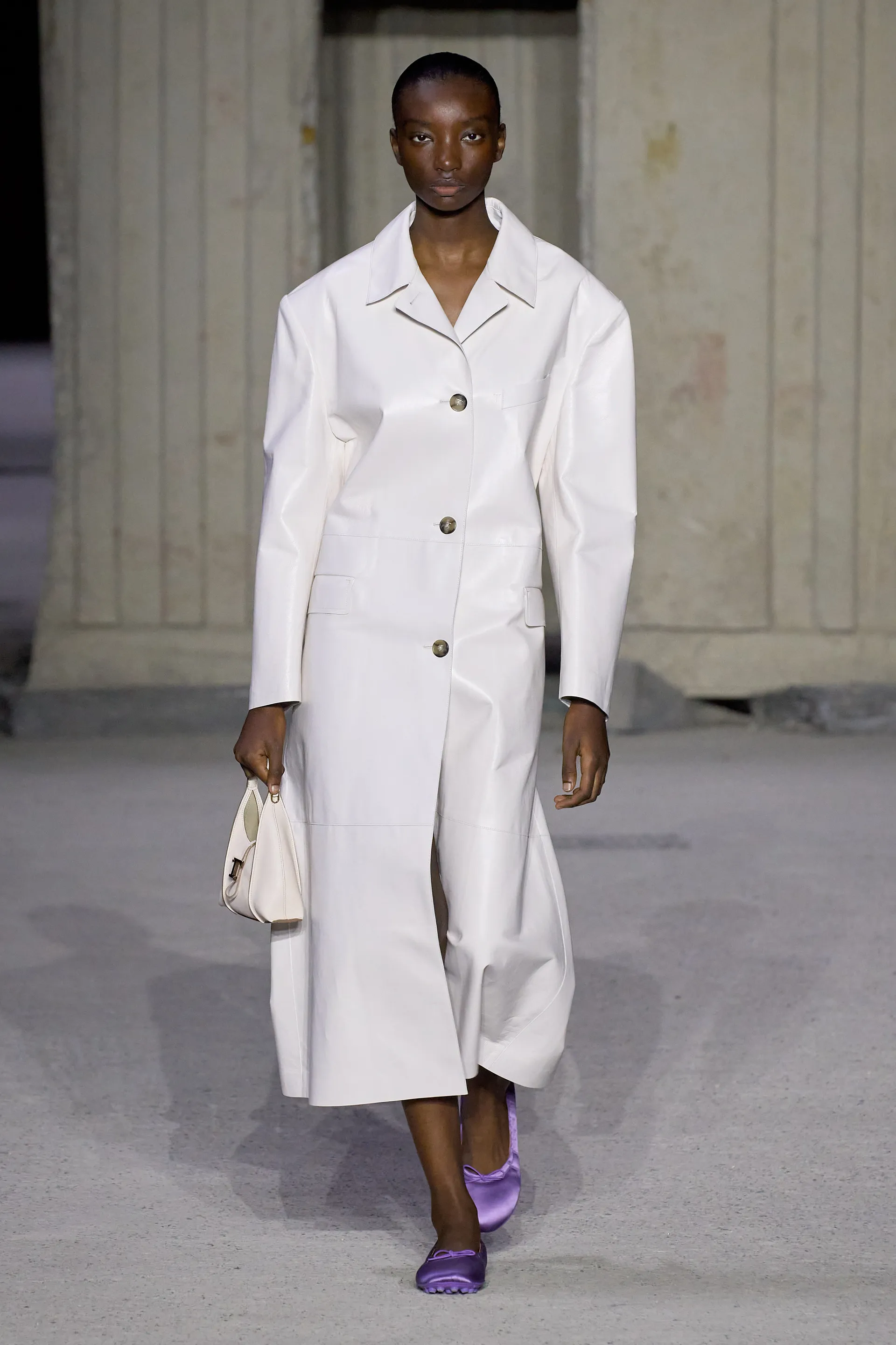 00009-tods-spring-2023-ready-to-wear-credit-gorunway