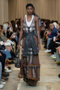 00010-burberry-spring-2023-ready-to-wear-credit-brand