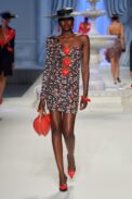00010-moschino-spring-2023-ready-to-wear-credit-gorunway