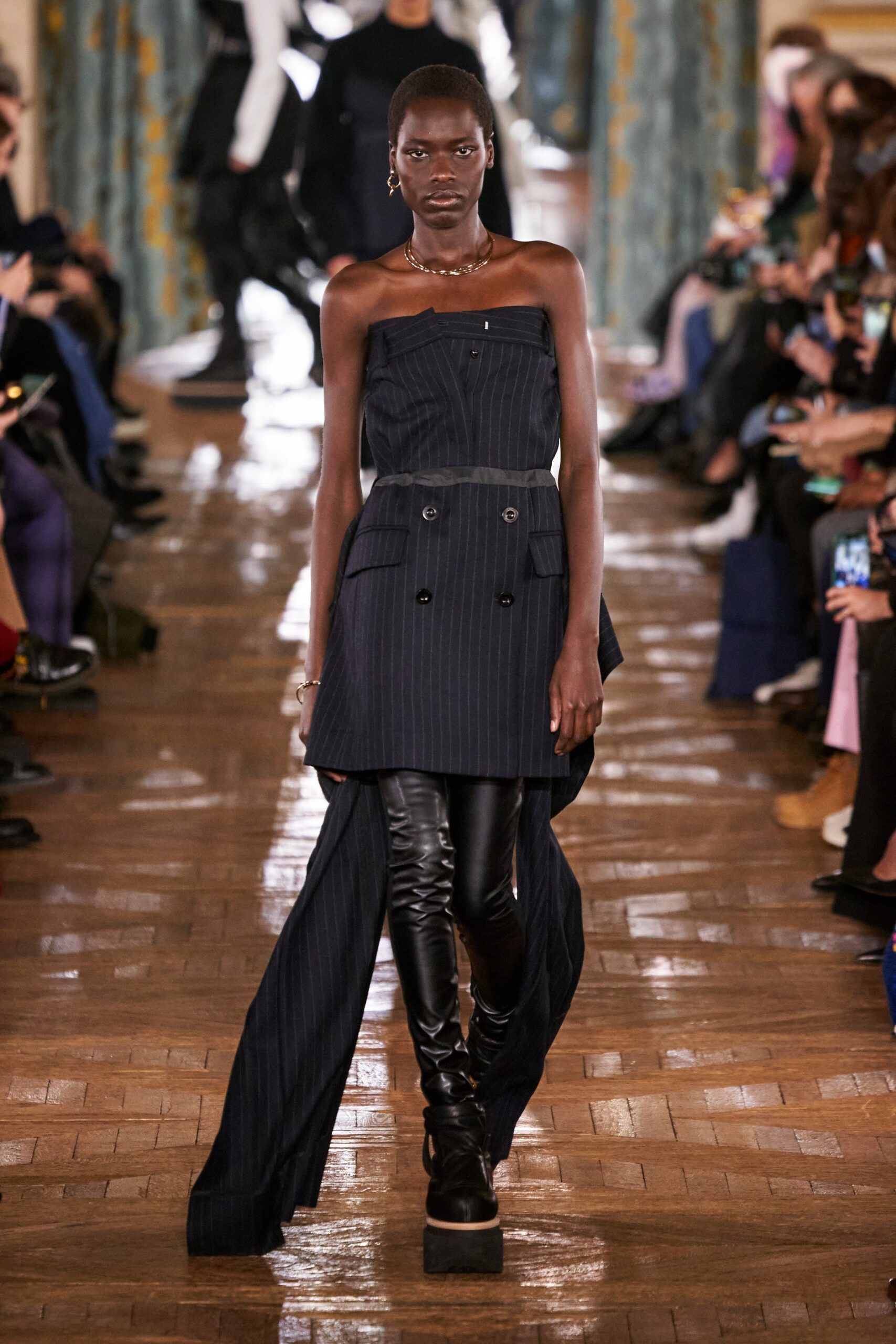 00010-sacai-fall-2022-ready-to-wear-paris-credit-gorunway-1.jpg